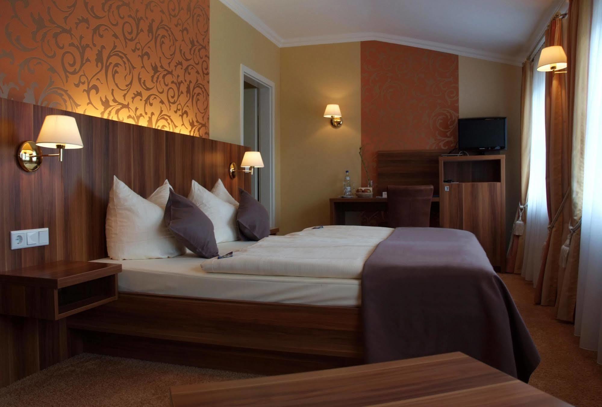 Dagstuhler Hof Hotel Wadern Buitenkant foto
